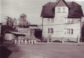 Wohnhaus alt groß